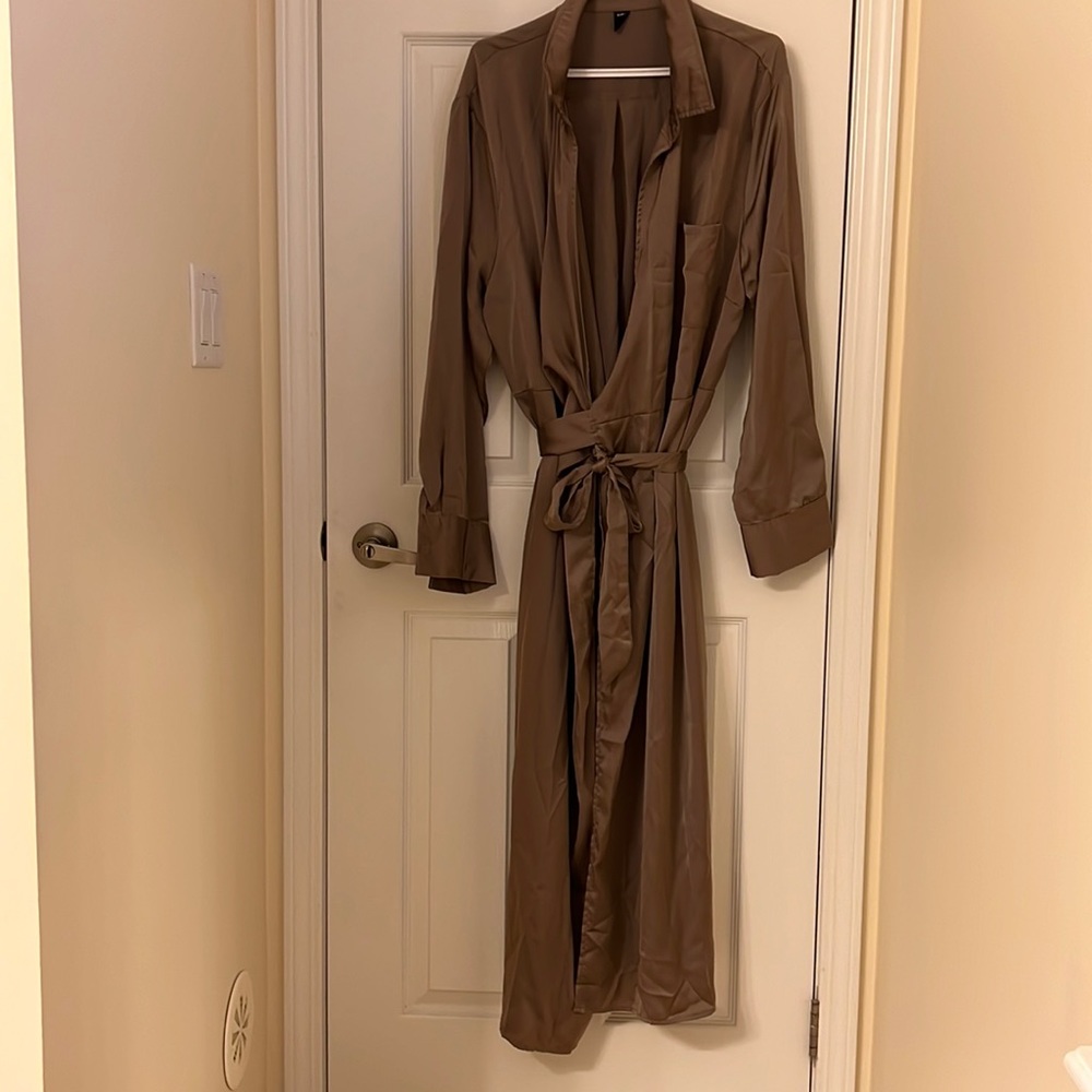 SHEIN CURVE - 4XL Satin Pocket Patched Knot Wrap Dress